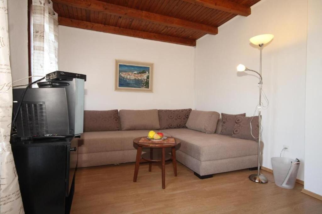 Apartment Iva Molunat Exterior photo